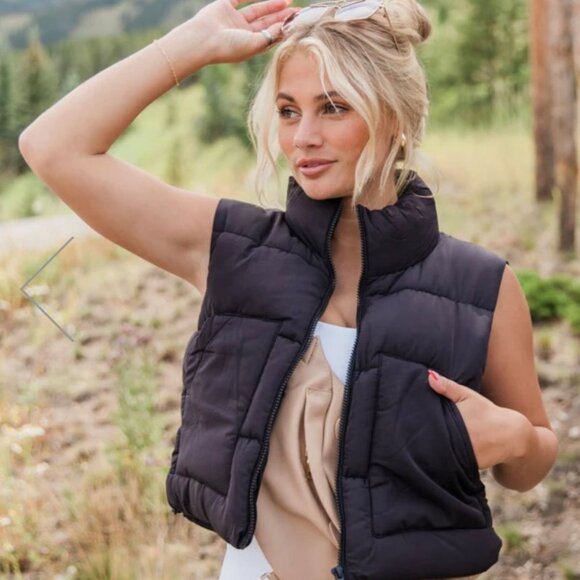 NWT Easel Cropped Puffer Vest Size M - Picture 1 of 13